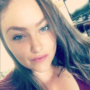 Meet your Posher, Celia